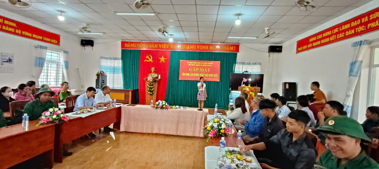 Ngày 11 tháng 02 năm 2025 Ủy ban nhân dân xã Bông Krang tổ chức buổi gặp mặt tân binh lên đường nhập ngũ năm 2025